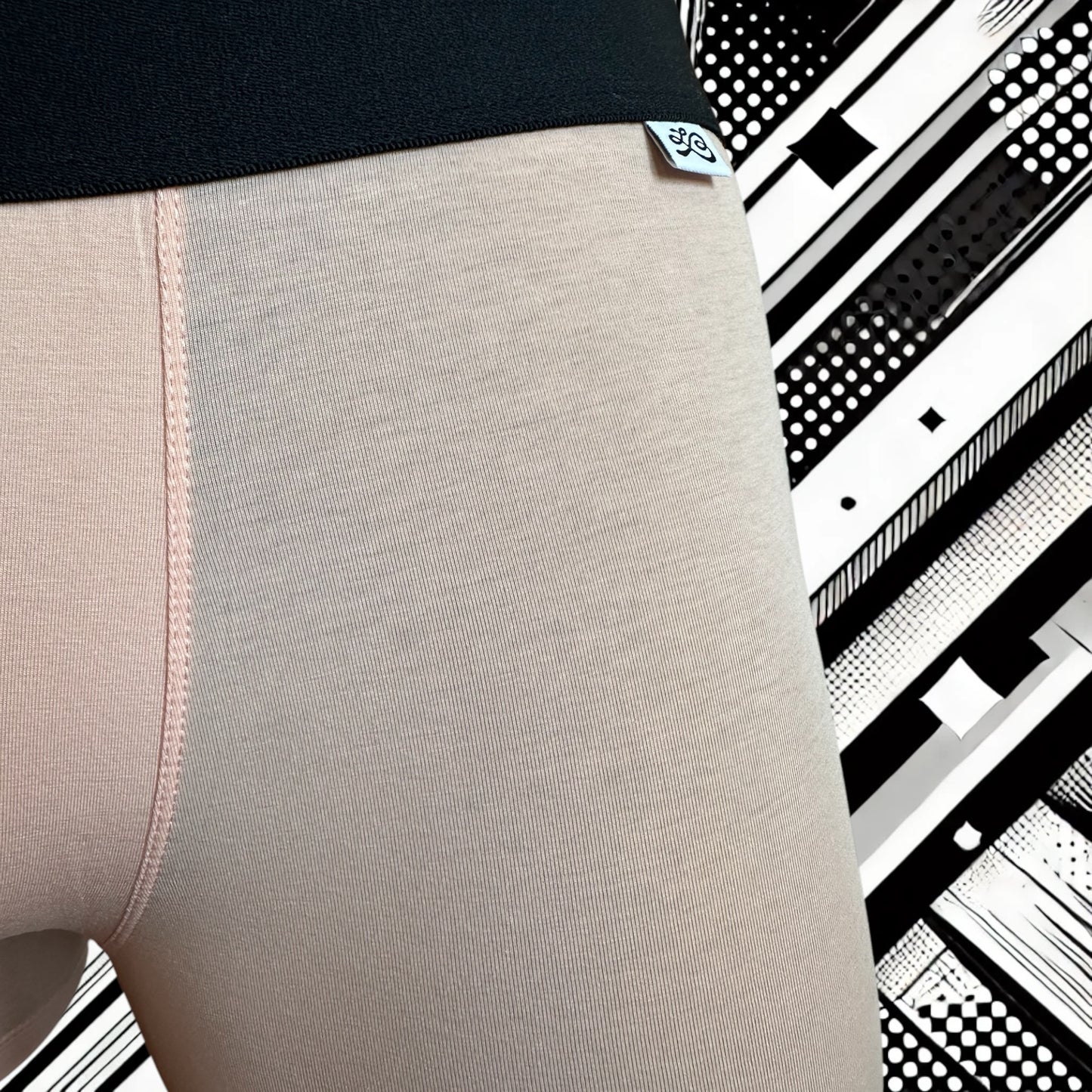 Boxer homme Le Beau Tom — rose saumon confort, marque française, design lyonnais, fabrication portugal, gros plan étiquette