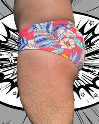 Maillot de bain de la marque de sous-vêtement Française Le Beau Tom, modèle Pink Paradise, rose et fleuri