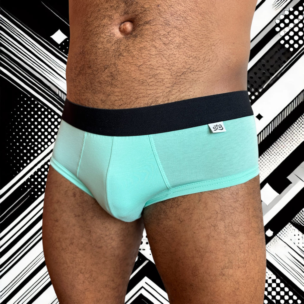 
                  
                    Slip homme Le Beau Tom - vert, confort, marque française, design lyonnais, fabrication Portugal, vue face
                  
                
